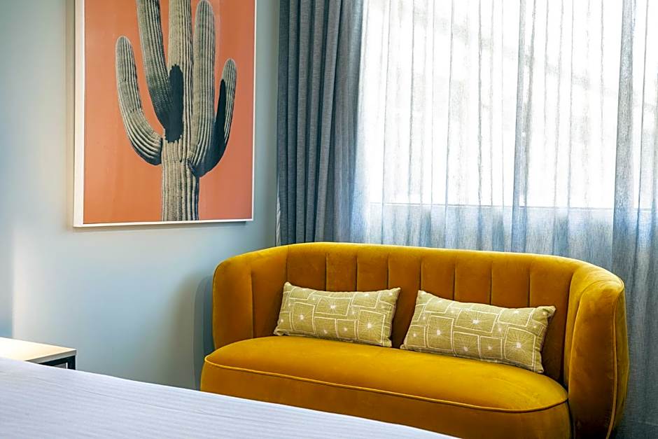 Nightcap at Sandbelt Hotel