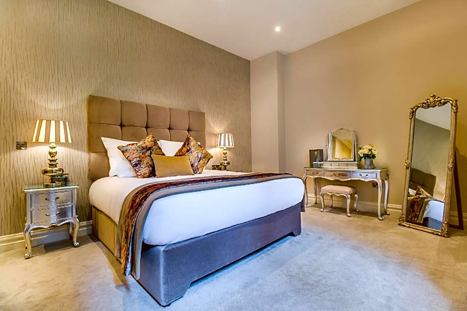 Photo 1 of 4 of Suite