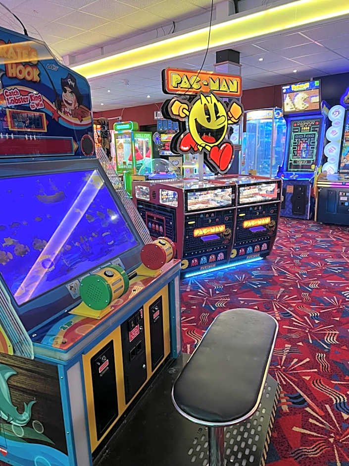 Lyons Robin Hood , Rhyl