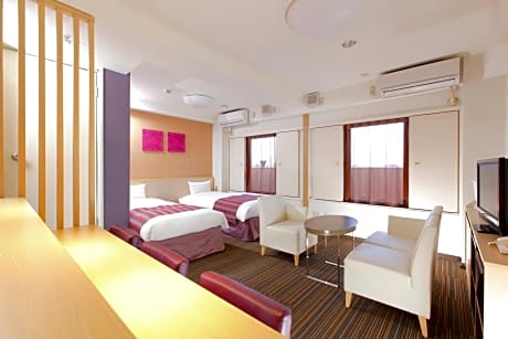 Triple Room - Non-Smoking - No Room Cleaning Service