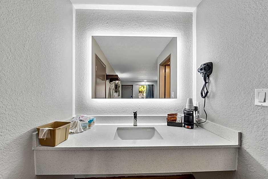 Executive Inn - Panama City Beach