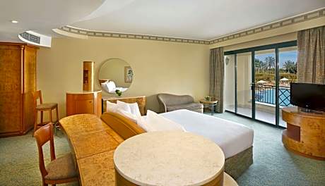 Deluxe King Room with Pool View