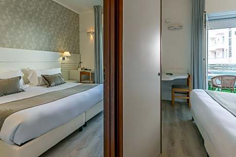 Family Room with Sea View