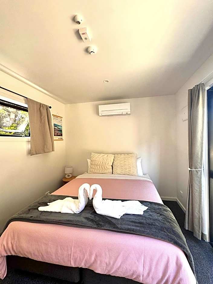 The Flaming Kiwi Backpacker