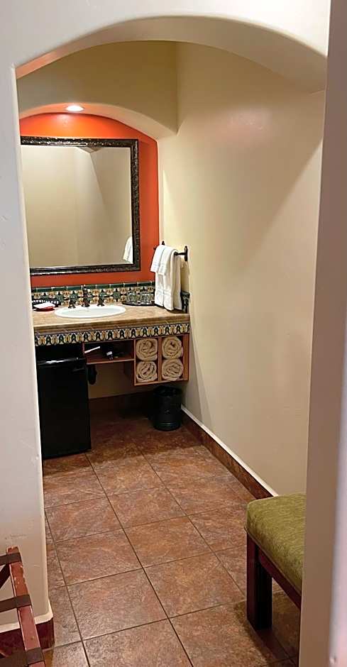 Los Arboles Hotel