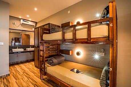 1 Person in Dormitory - Female Only