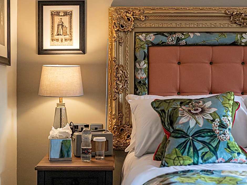 The Kings Arms and Royal Hotel, Godalming, Surrey