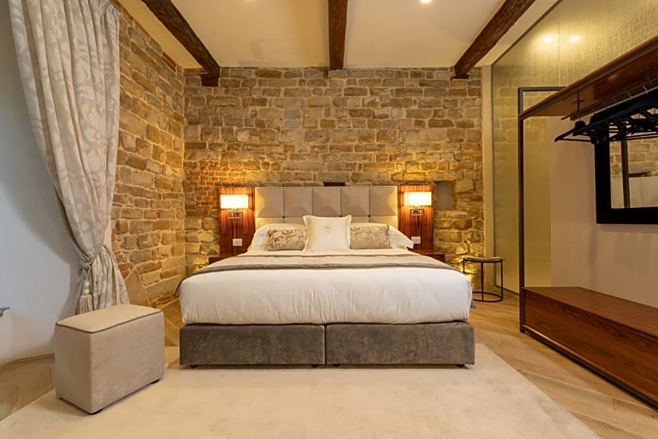 Donati Luxury Tower Suites