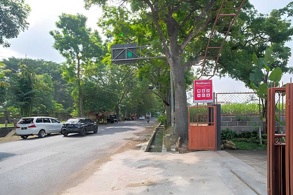 RedDoorz Syariah near RSUD Kota Malang