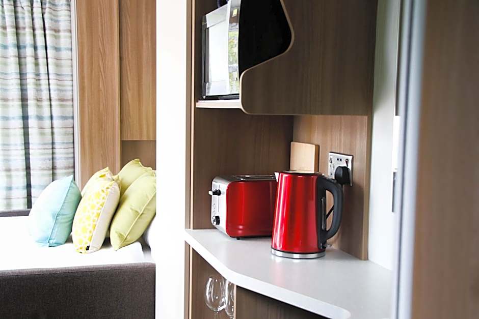 Herons Lake Retreat Hot Tub Lodges