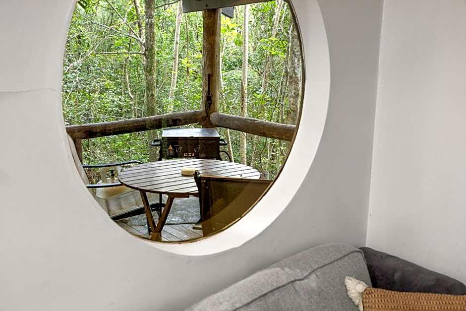Hunchy Hideaway