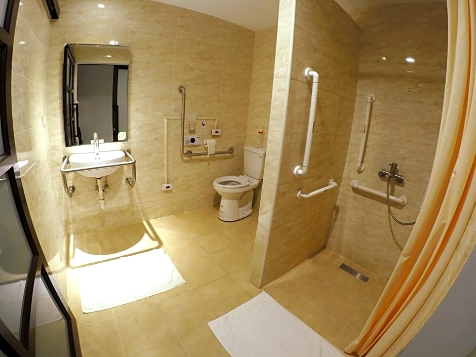 Lutel Hotel Xpark Gloria Outlets Shin Kong Cinemas