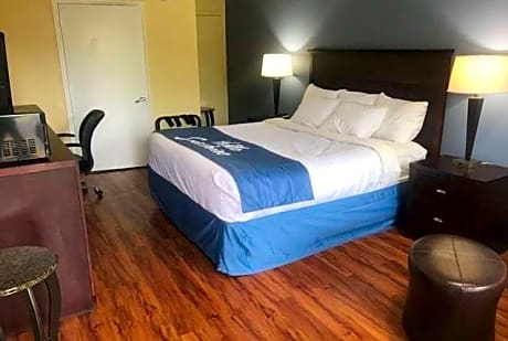King Room - Mobility Access/Non-Smoking