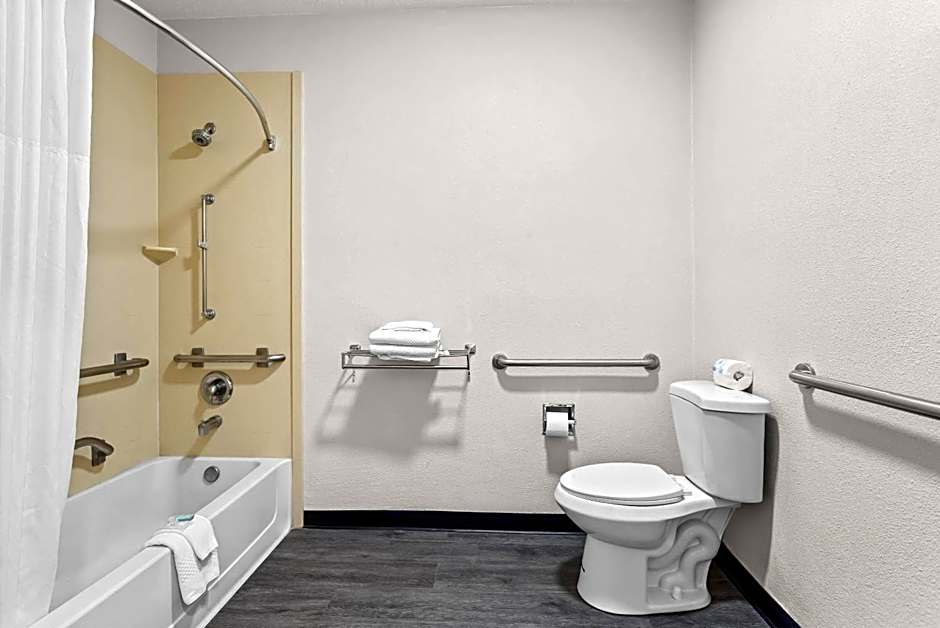 Quality Inn & Suites Sunport Airport Albuquerque