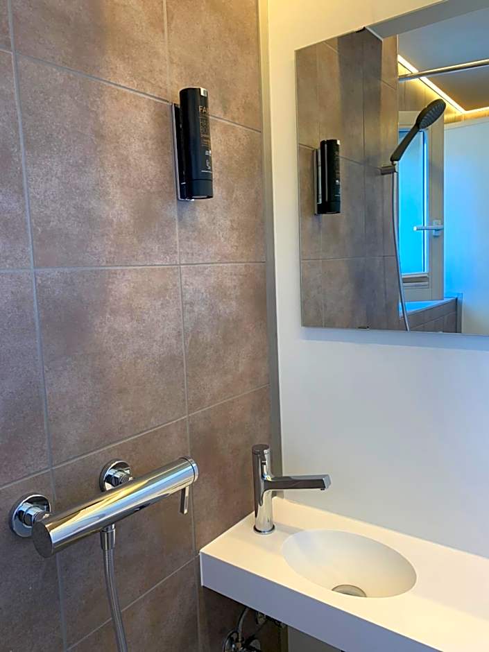 Capsule Hotel - Lucerne TheLAB