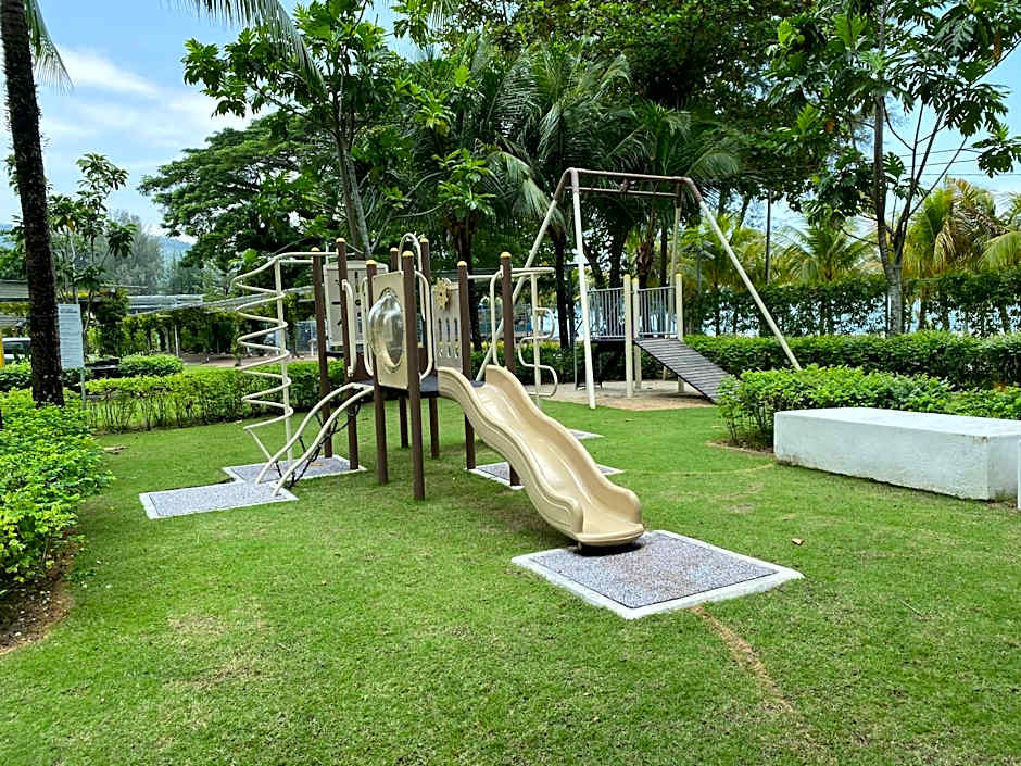 By The Sea Partial Seaview n Mountain View 383