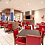 Holiday Inn Express & Suites Sterling By IHG