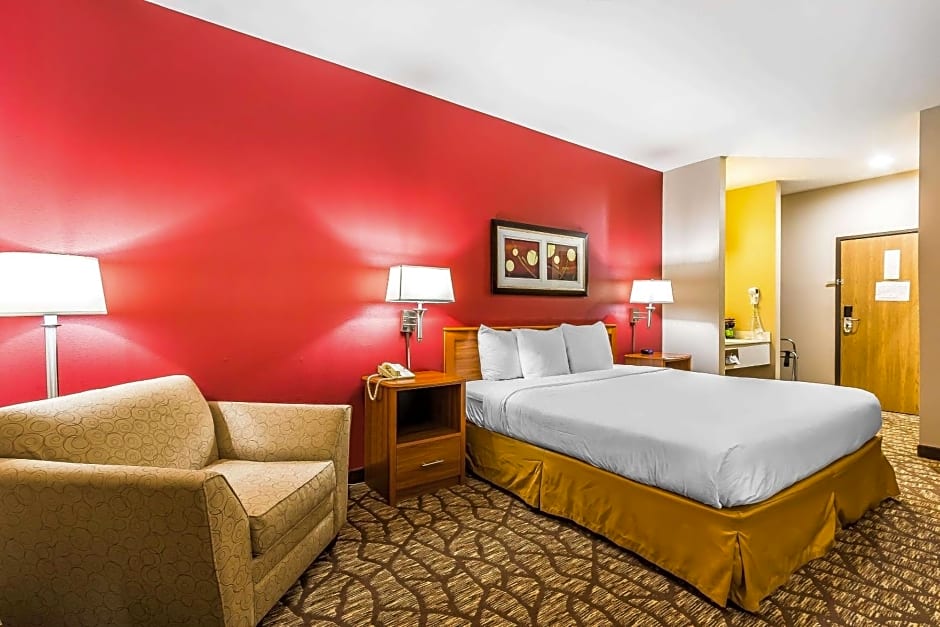 Quality Inn & Suites Chesterfield Village