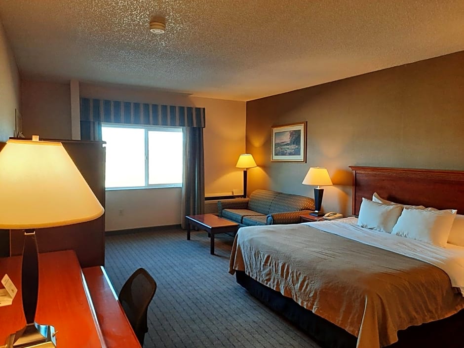 Quality Inn & Suites Grants - I-40