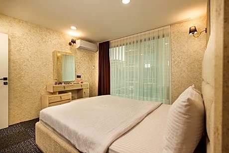 King Suite with Jacuzzi