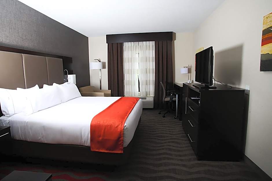 Holiday Inn Express & Suites Monroe By IHG