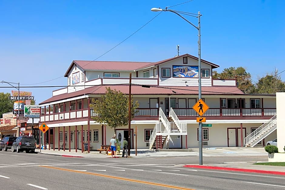 Whitney Portal Hotel And Hostel