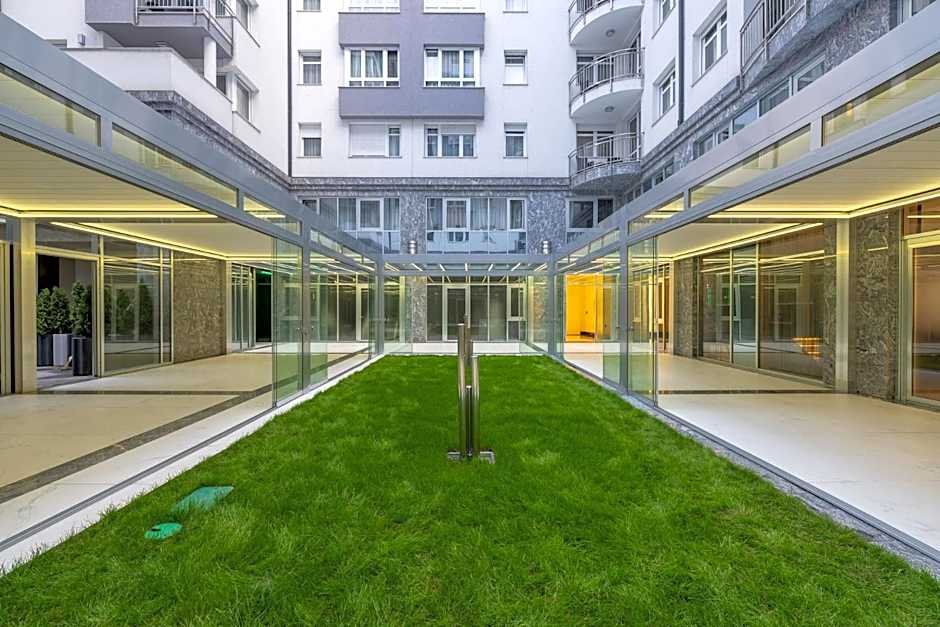 Silver Crown Hotel & Residence, Palace Quarter