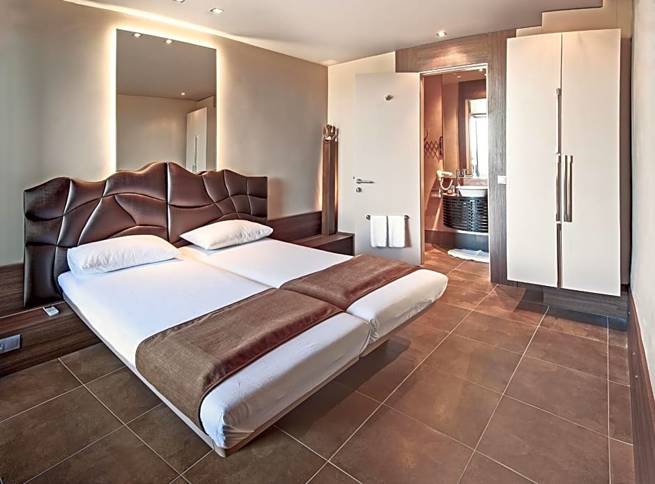 Assosyal Hotel
