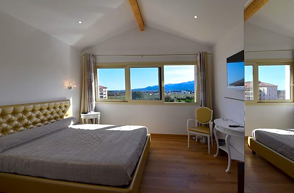 Photo 1 of 10 of Quadruple Room