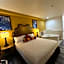 Howard Johnson by Wyndham Bakersfield