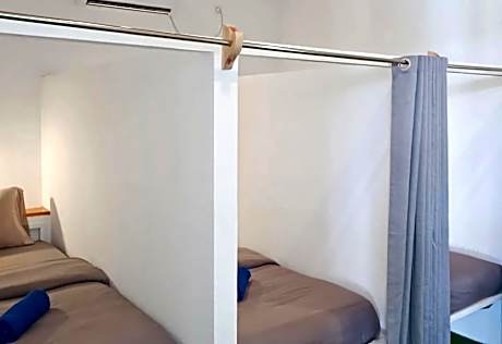 Single Bed in Mixed Dormitory Room