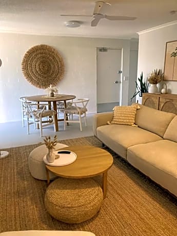 Deluxe Three-Bedroom Apartment - Garden View