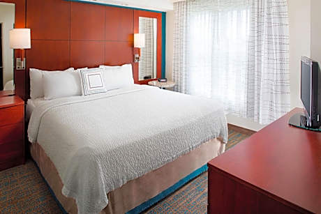 One-Bedroom King Suite with Fireplace