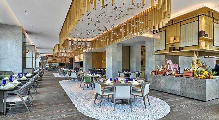 DoubleTree by Hilton Shenzhen Airport Residences