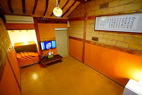 Jeonju Hanok Maeul Damso