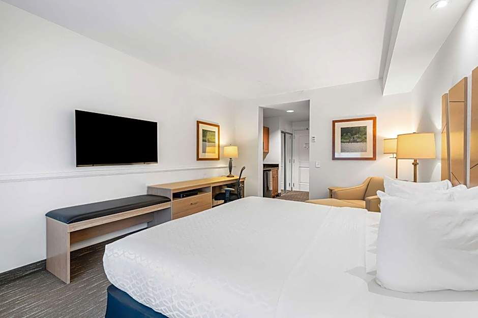 Best Western Plus Westgate Inn & Suites