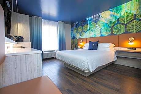 Queen Room Disability Access Non-Smoking