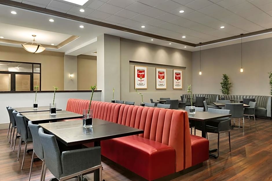 Delta Hotels by Marriott Detroit Metro Airport