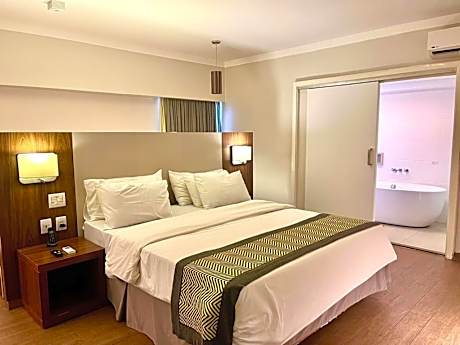 Oasis Plaza Hotel