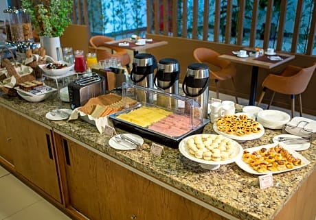 Paseo La Galería Hotel & Suites