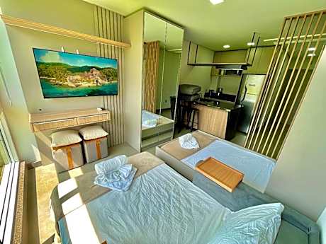 Livin' Resort Home - 220/3