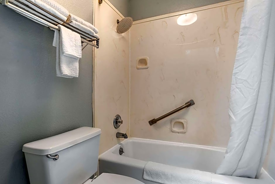 Econo Lodge Inn & Suites Philadelphia