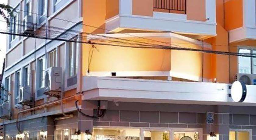 Hoppers Place Donmuang Hostel