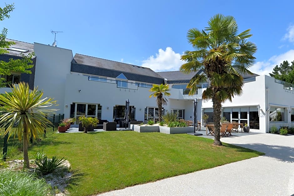 Hotel du Golf Saint-Laurent,The Originals Relais
