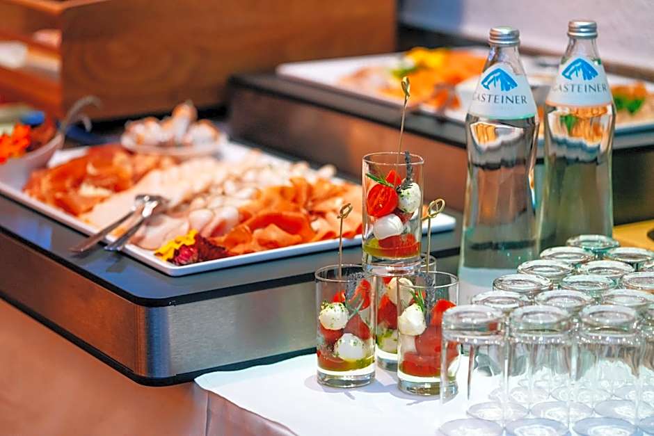 Patrix Hotel, Restaurant, Bar