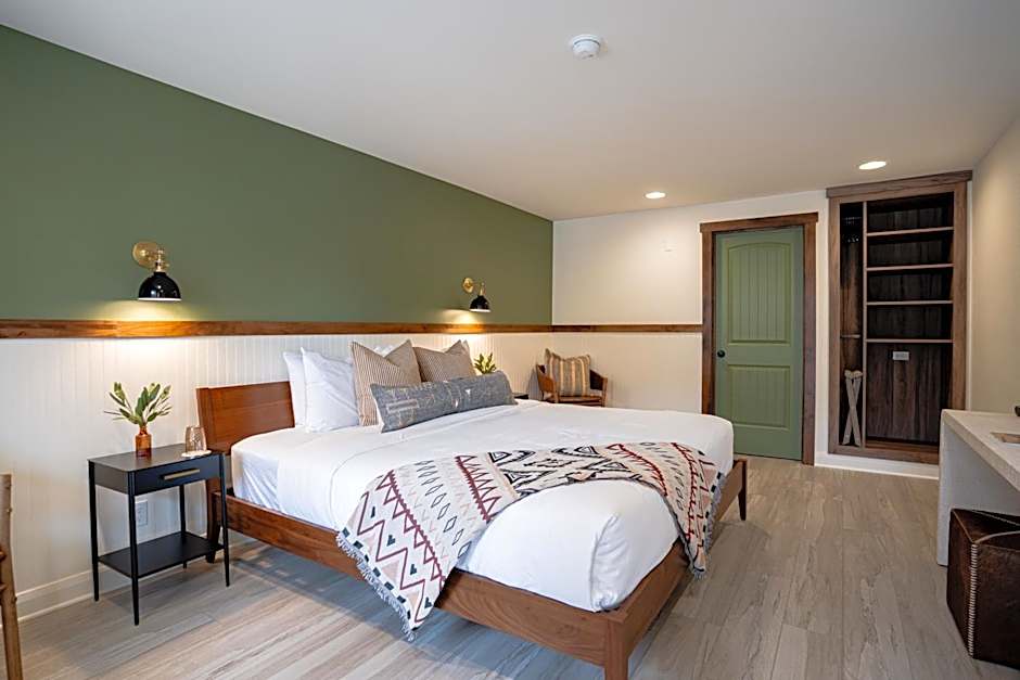 Pioneer Lodge Springdale