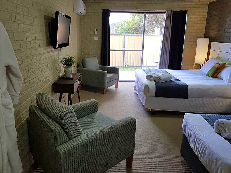 Lancelin Sands Hotel