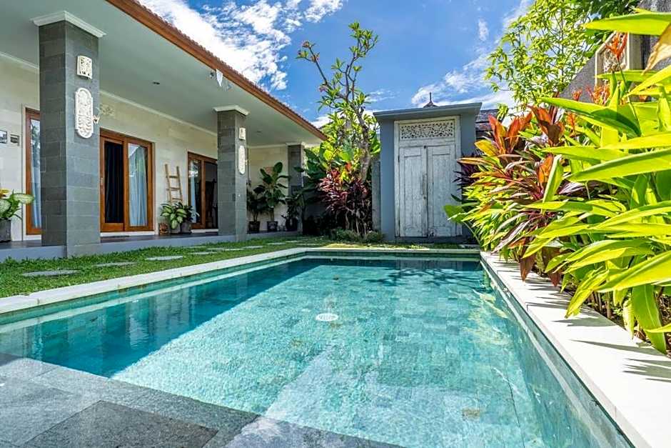 Charming 3 BR villa close Berawa beach