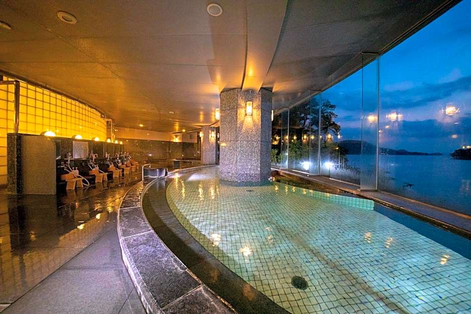 Toba Grand Hotel