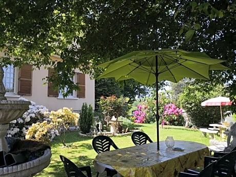 Au Jardin Fleuri